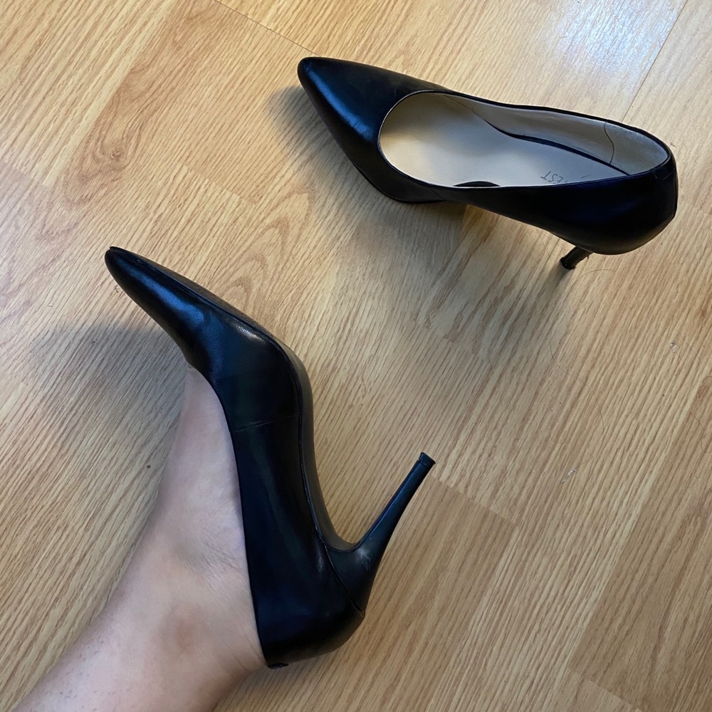 Calvin Klein pointy toe pumps heels